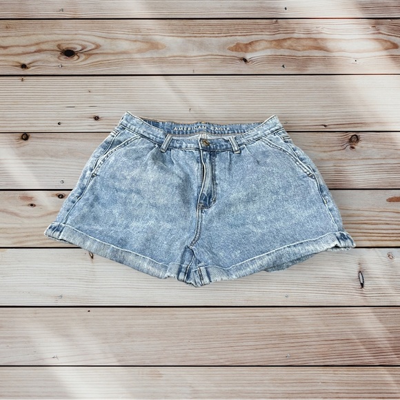 American Eagle Outfitters Pants - American Eagle Outfitters Mom Short Denim Shorts Light Wash High Waisted Size 2